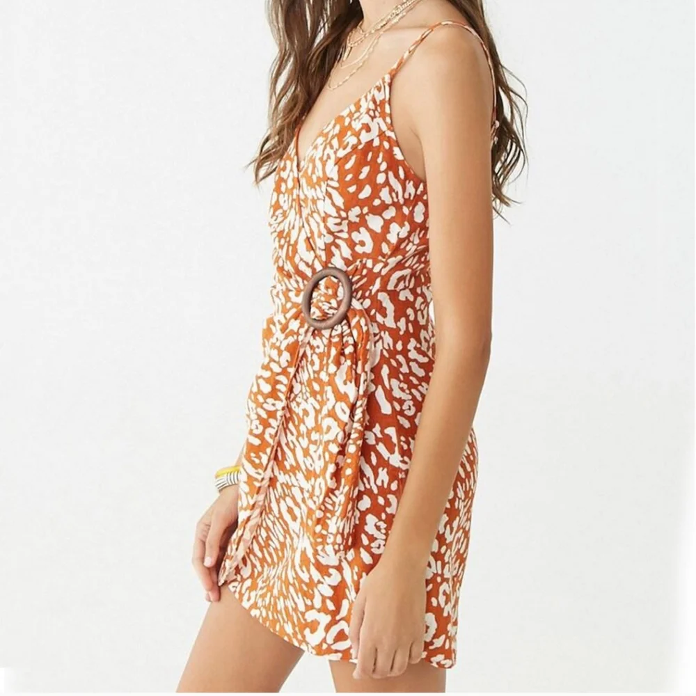 Abstract print wrap dress - Picture 3 of 7